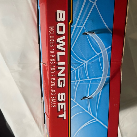 Marvel Spiderman bowling set NIB - Picture 3 of 11